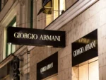 La succession Giorgio Armani s'organise autour d'un partenariat inédit avec LVMH, L'Oréal et EssilorLuxottica