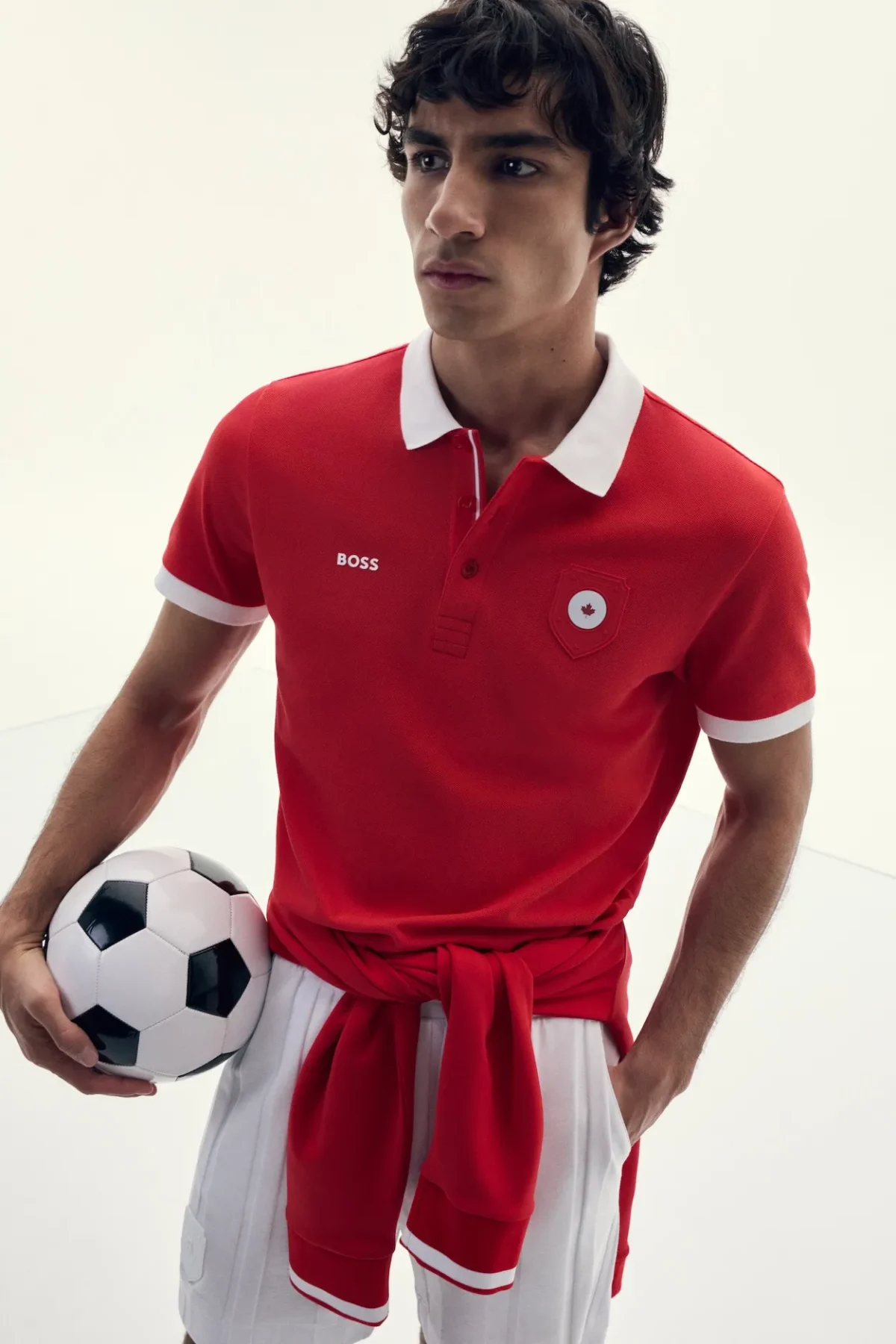 BOSS réinvente le vestiaire des supporters avec une collection mondiale inspirée du football