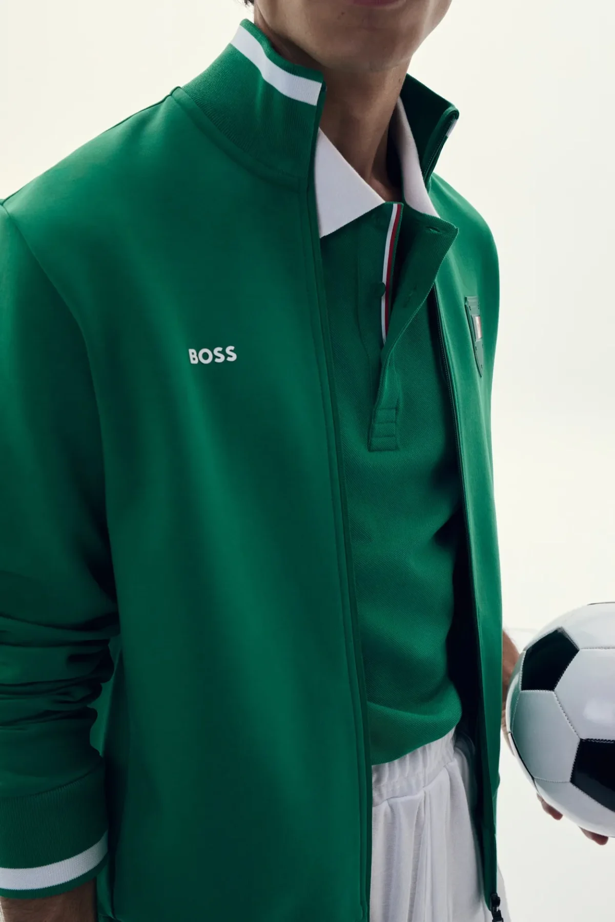 BOSS réinvente le vestiaire des supporters avec une collection mondiale inspirée du football
