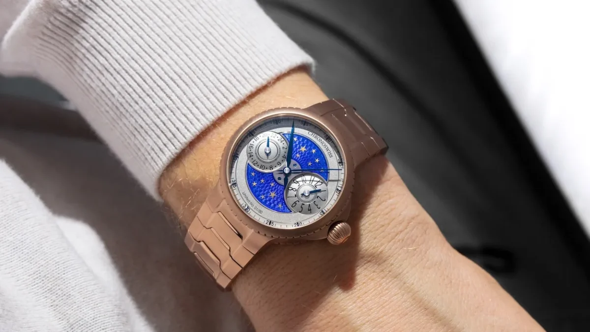 L'art céleste de la Chronoswiss PULSE GMT Enamel Sky Gold, entre or massif et émail paillonné