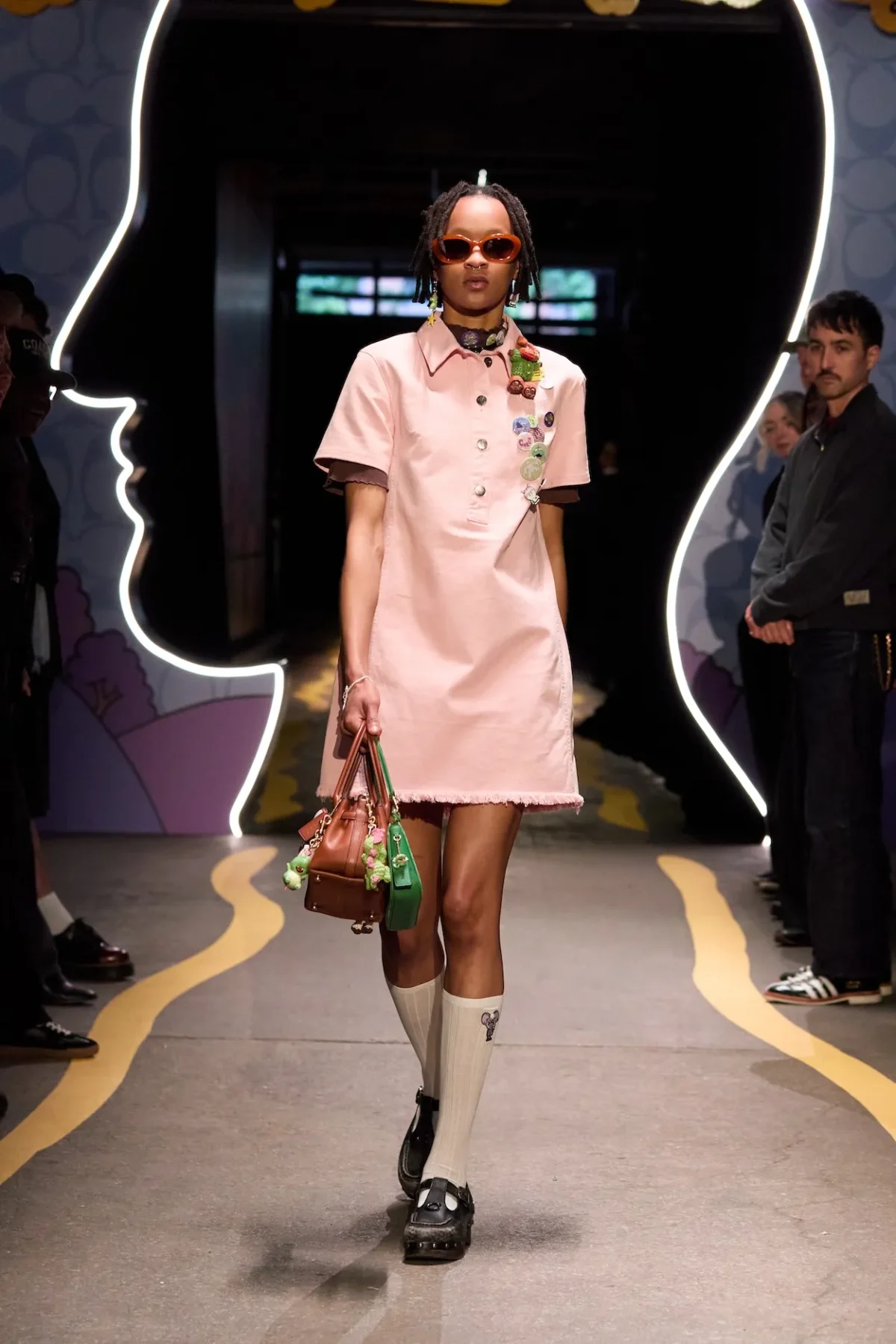 Coach et Brain Dead signent la collab la plus audacieuse de la saison au parfum de nostalgie