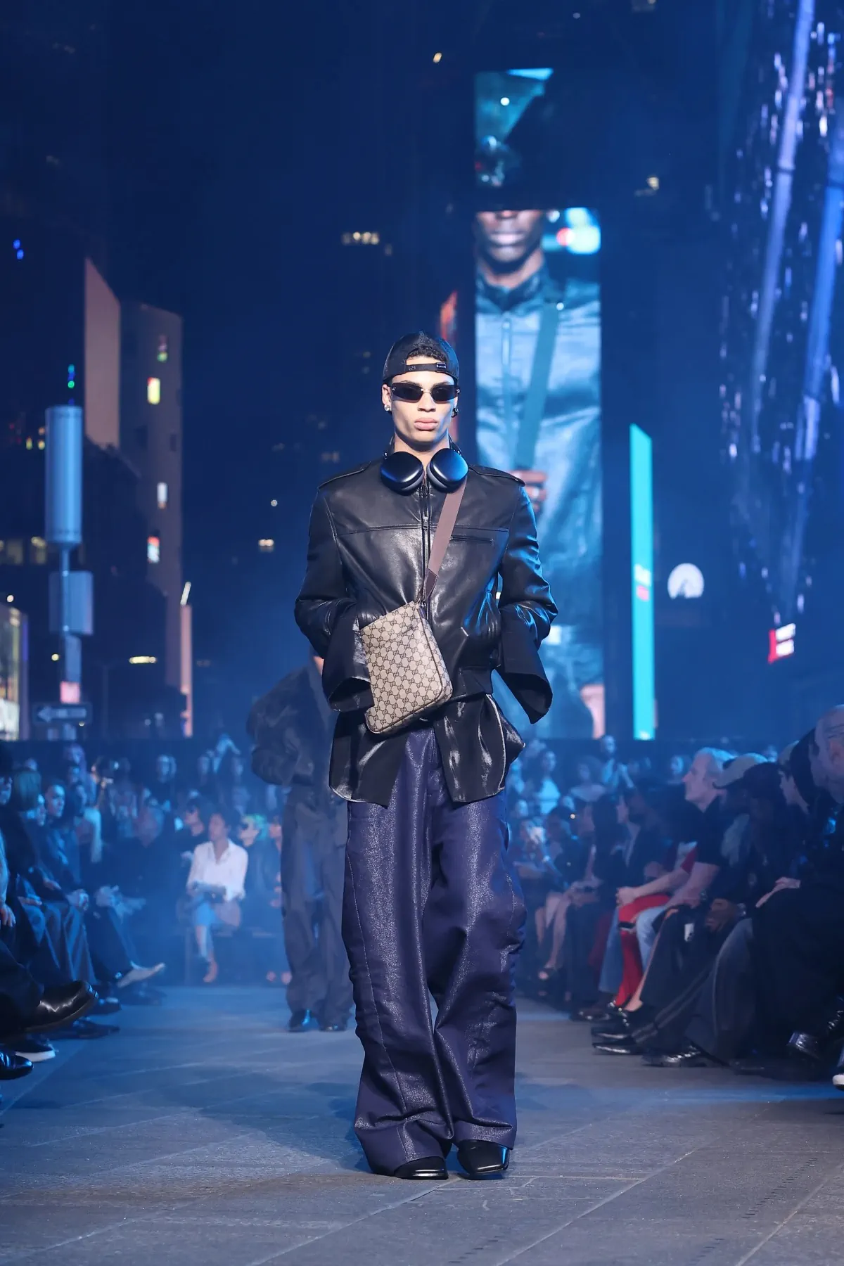 Gucci et sa collection Croisière 2027 s’emparent du chaos de Times Square