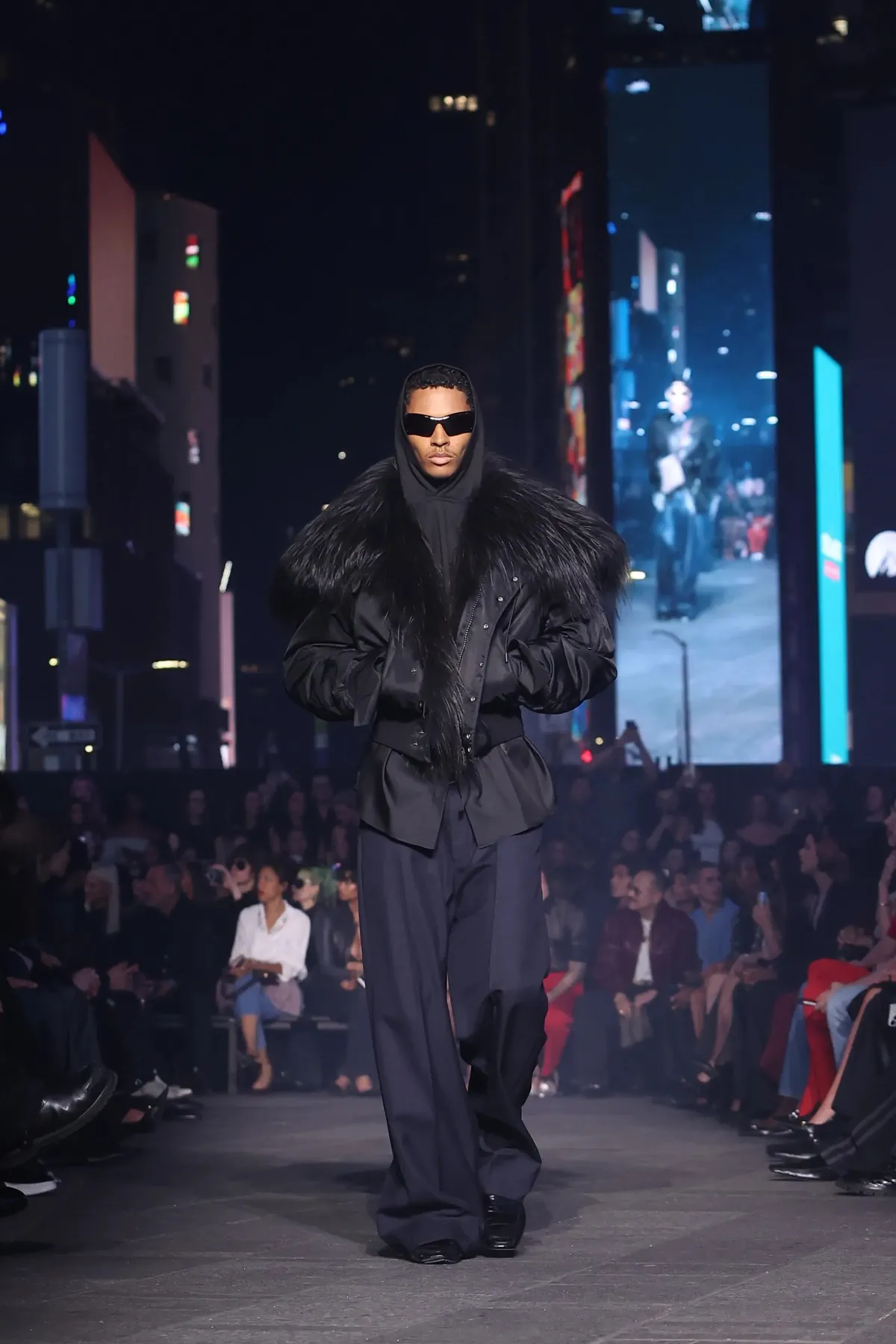 Gucci et sa collection Croisière 2027 s’emparent du chaos de Times Square