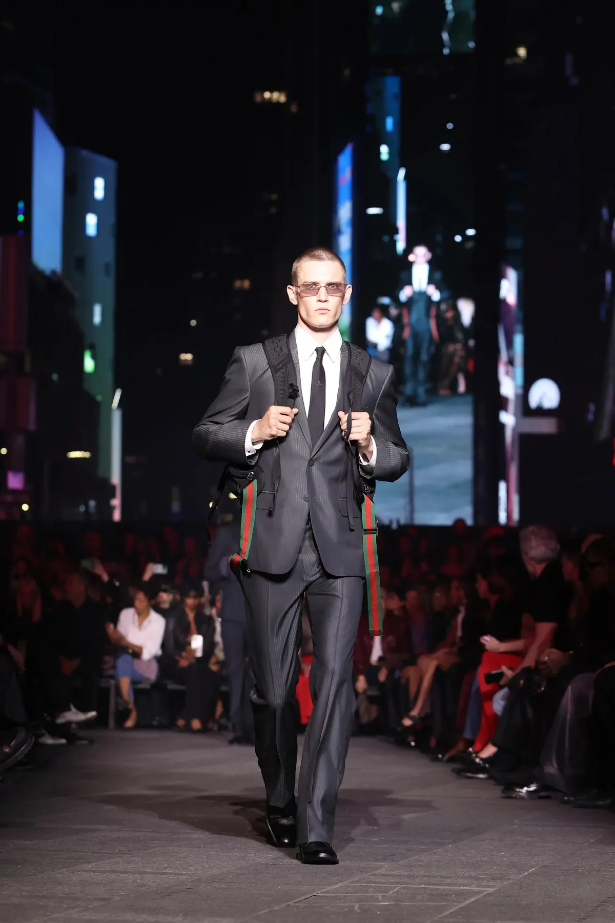 Gucci et sa collection Croisière 2027 s’emparent du chaos de Times Square