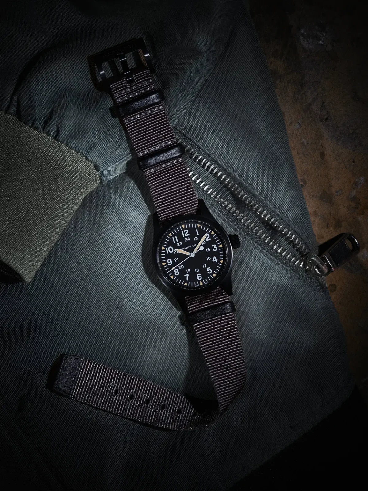 Hamilton x Steven Spielberg Disclosure Day Hamilton Khaki Field Mechanical 1 Hamilton entre dans l’univers de Steven Spielberg avec Disclosure Day