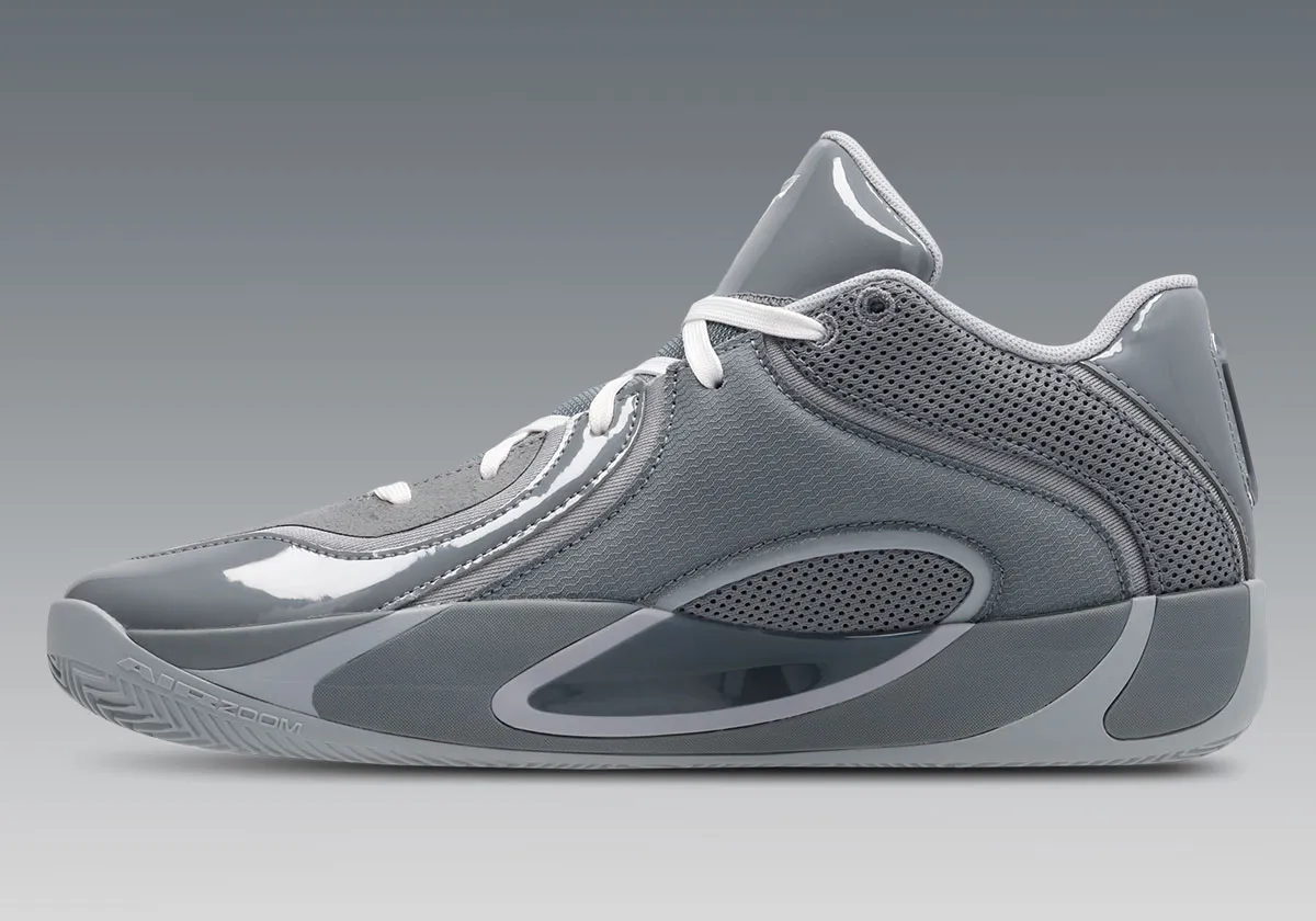 La Jordan Tatum 4 « Cool Grey » célèbre le retour de Jayson Tatum avec un design monochrome épuré