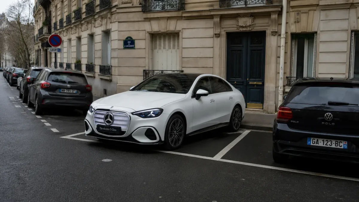 Les conducteurs de Mercedes sont les champions du mauvais stationnement en Europe