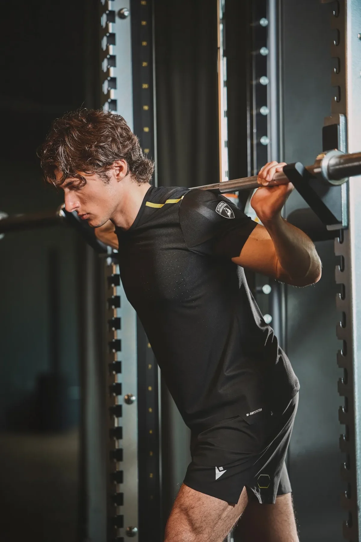 Quand Macron et Automobili Lamborghini réinventent l’activewear de luxe italien