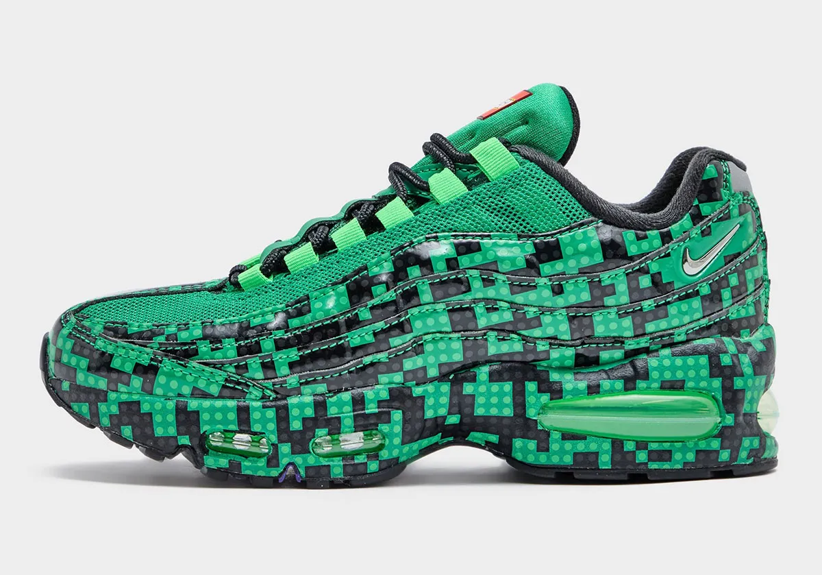 Nike Air Max 95 x LEGO Lucky Green 1 La Nike Air Max 95 x LEGO « Lucky Green » fait parler les jeunes amateurs de sneakers