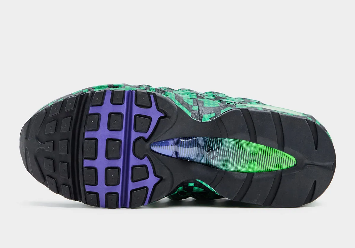 Nike Air Max 95 x LEGO Lucky Green 2 La Nike Air Max 95 x LEGO « Lucky Green » fait parler les jeunes amateurs de sneakers