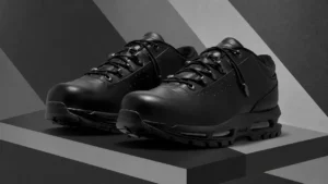 Nike Air Max Goadome Low, l'icône brute du hip-hop s'offre un secret estival sous sa robe de cuir noir