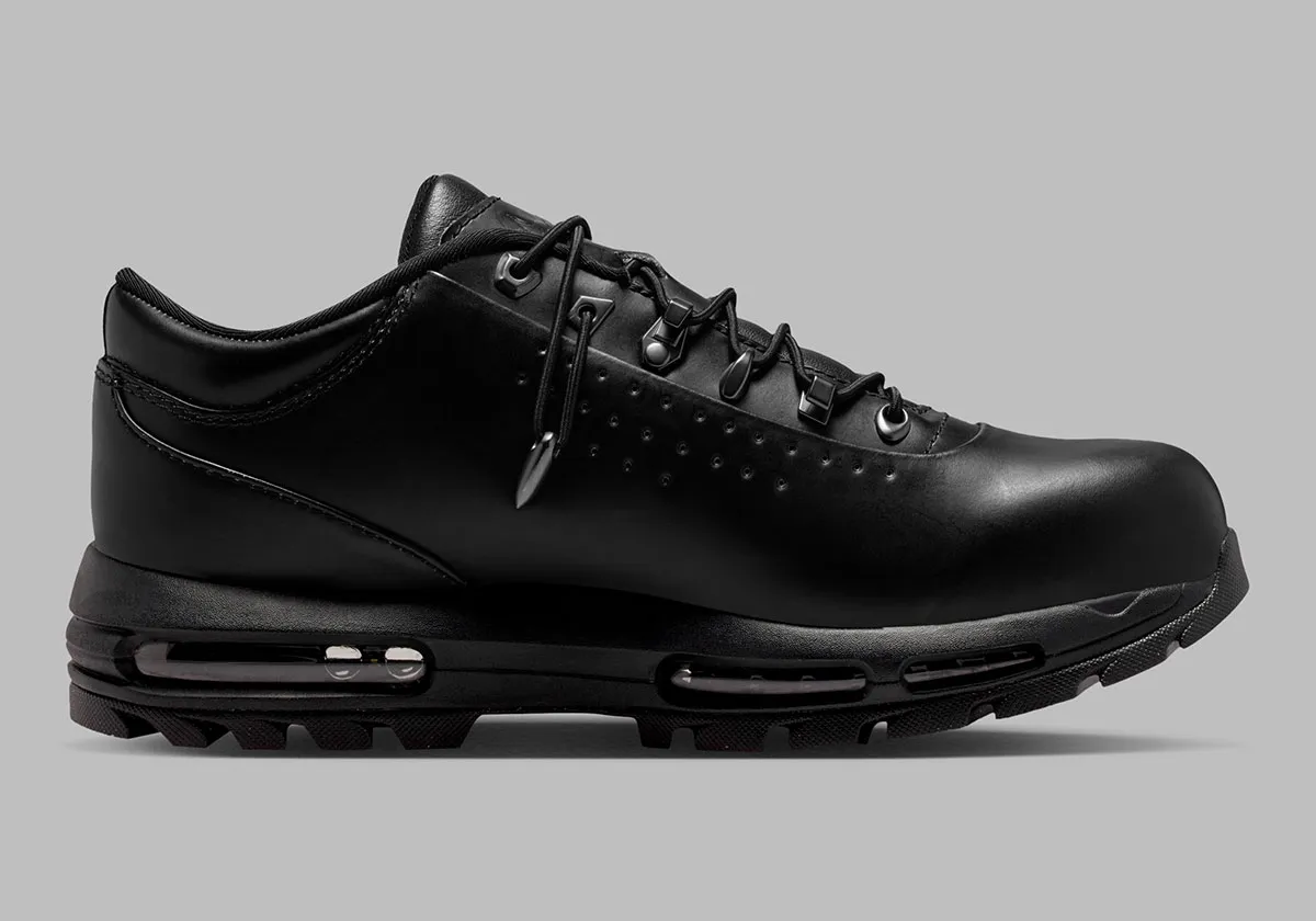 Nike Air Max Goadome Low, l'icône brute du hip-hop s'offre un secret estival sous sa robe de cuir noir