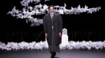 Pour le printemps 2027, Thom Browne apporte la rigueur de son gris anthracite à Milan