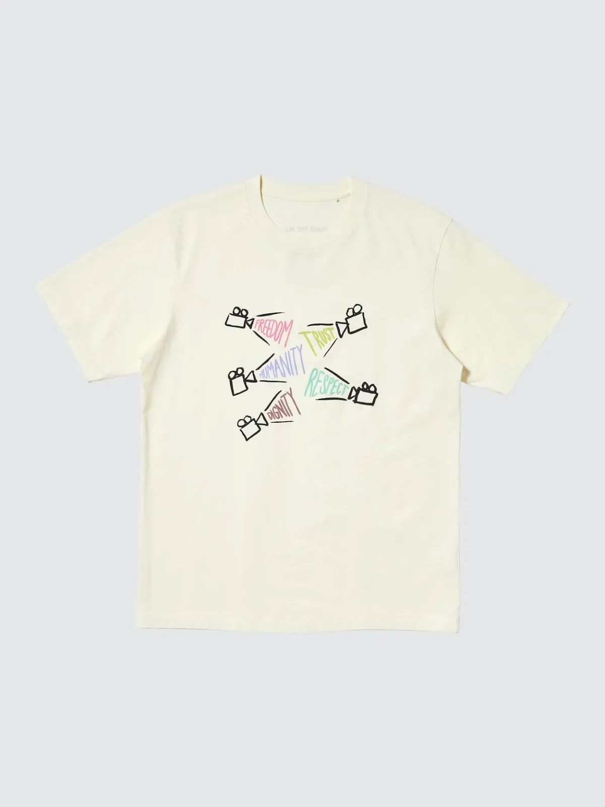 UNIQLO dévoile les nouveaux t-shirts PEACE FOR ALL signés Sofia Coppola et Ke Huy Quan