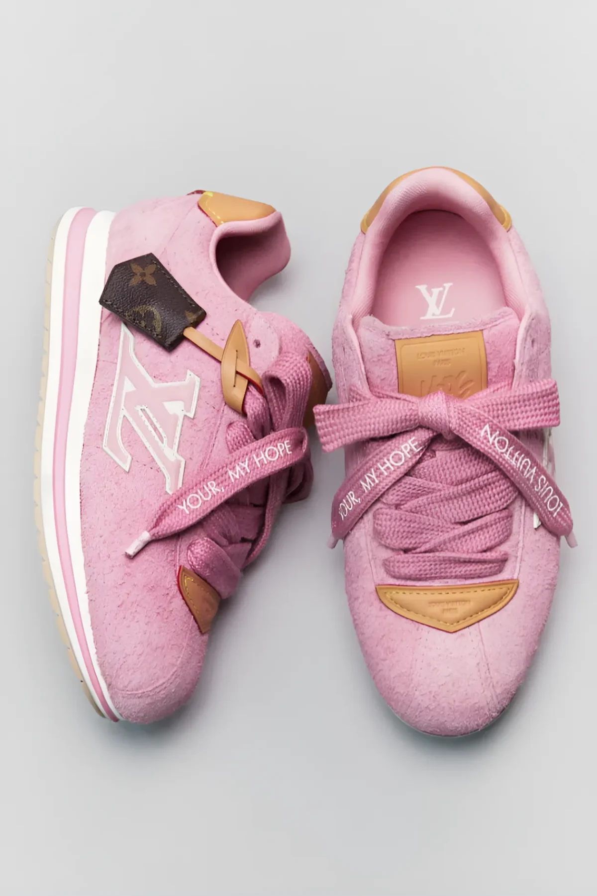 J-Hope signe la sneaker Louis Vuitton LV Buttersoft la plus désirable du moment