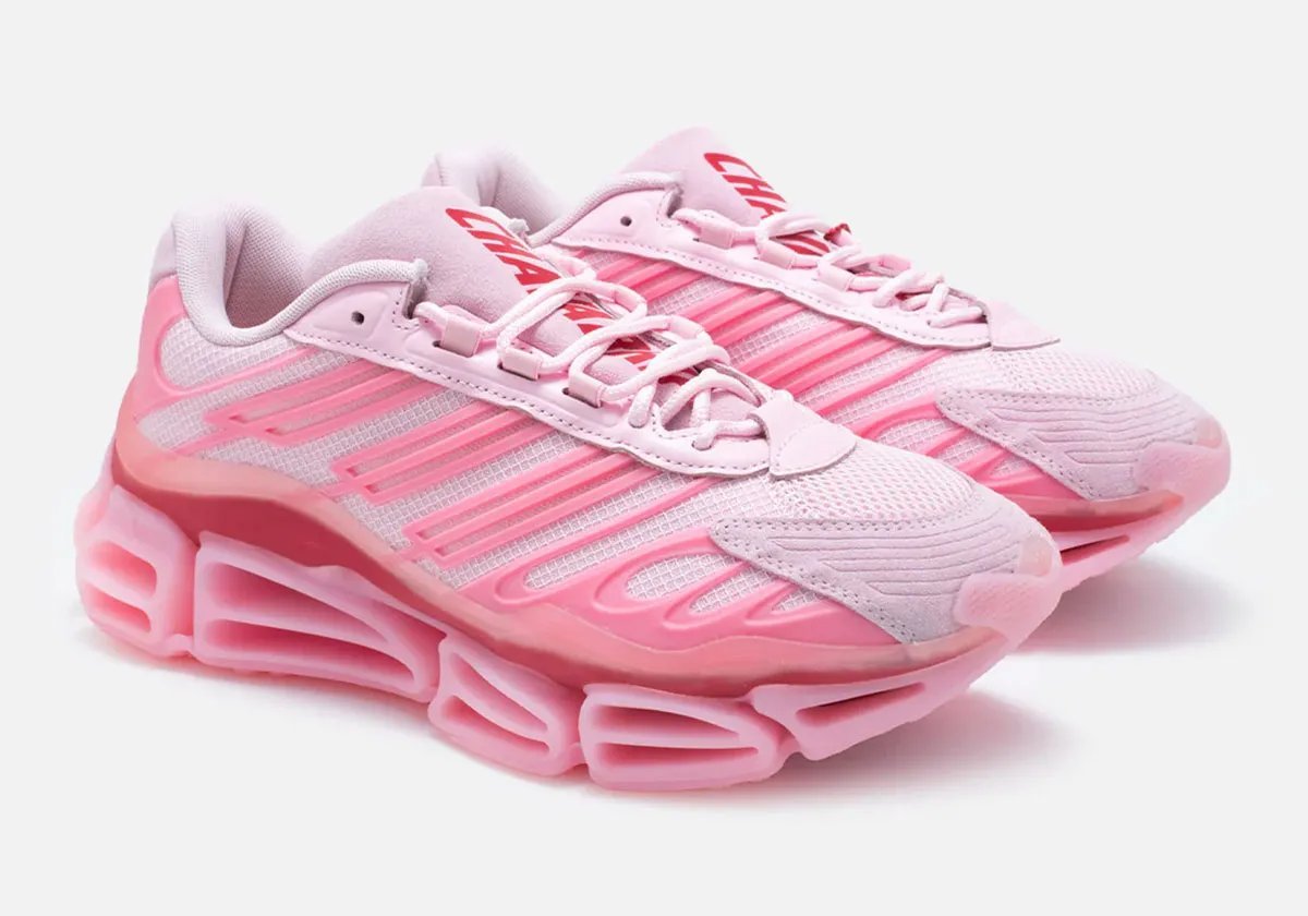 Willy Chavarria revisite l’adidas Megaride AG avec une version « Powder Red » au caractère affirmé