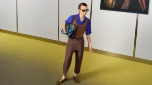 Acne Studios réinvente le vestiaire de bureau pour le printemps 2027 avec une élégante irrévérence