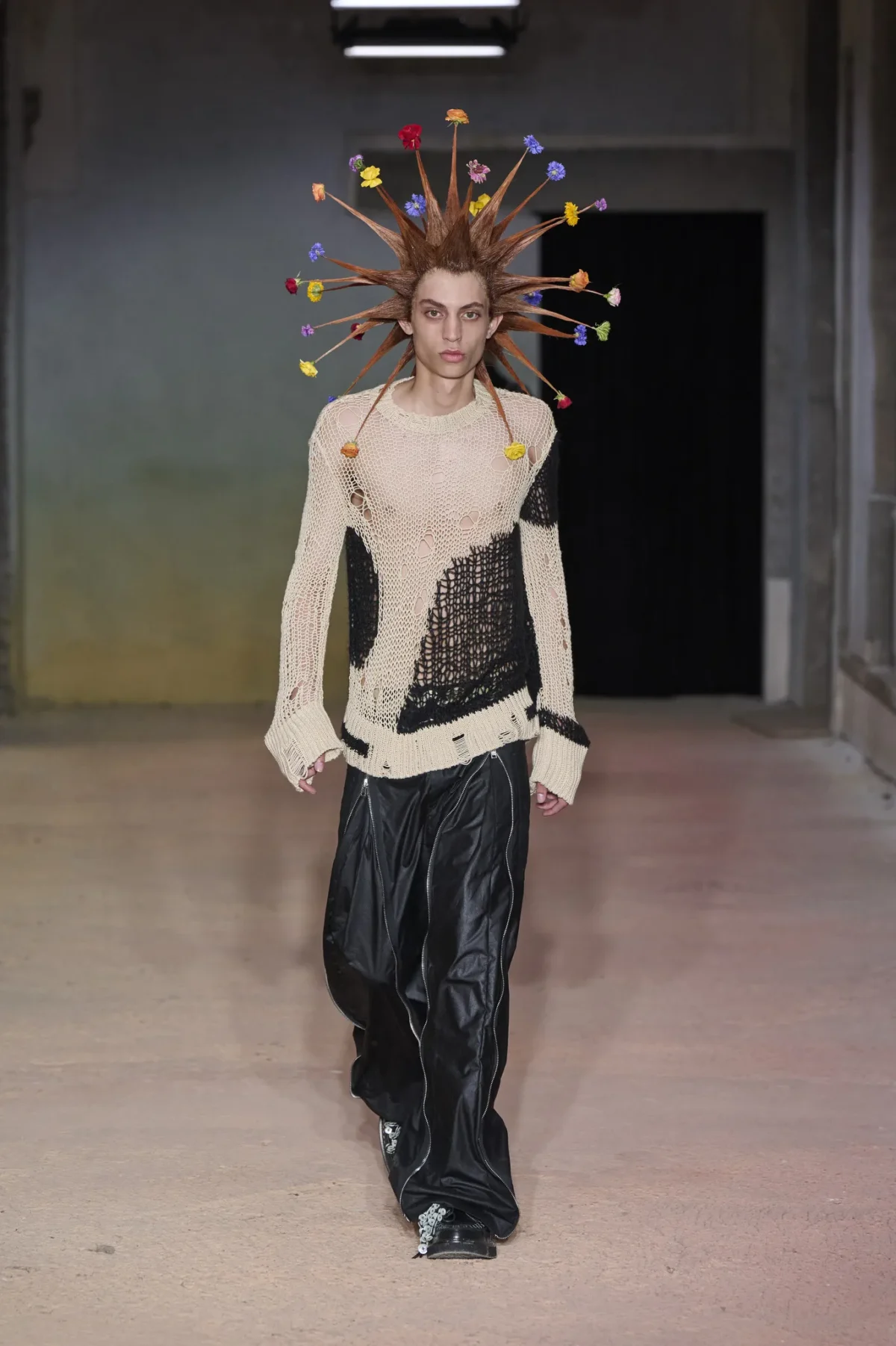 DSM Kei Ninomiya réinvente le punk en manifeste couture pour le printemps 2027