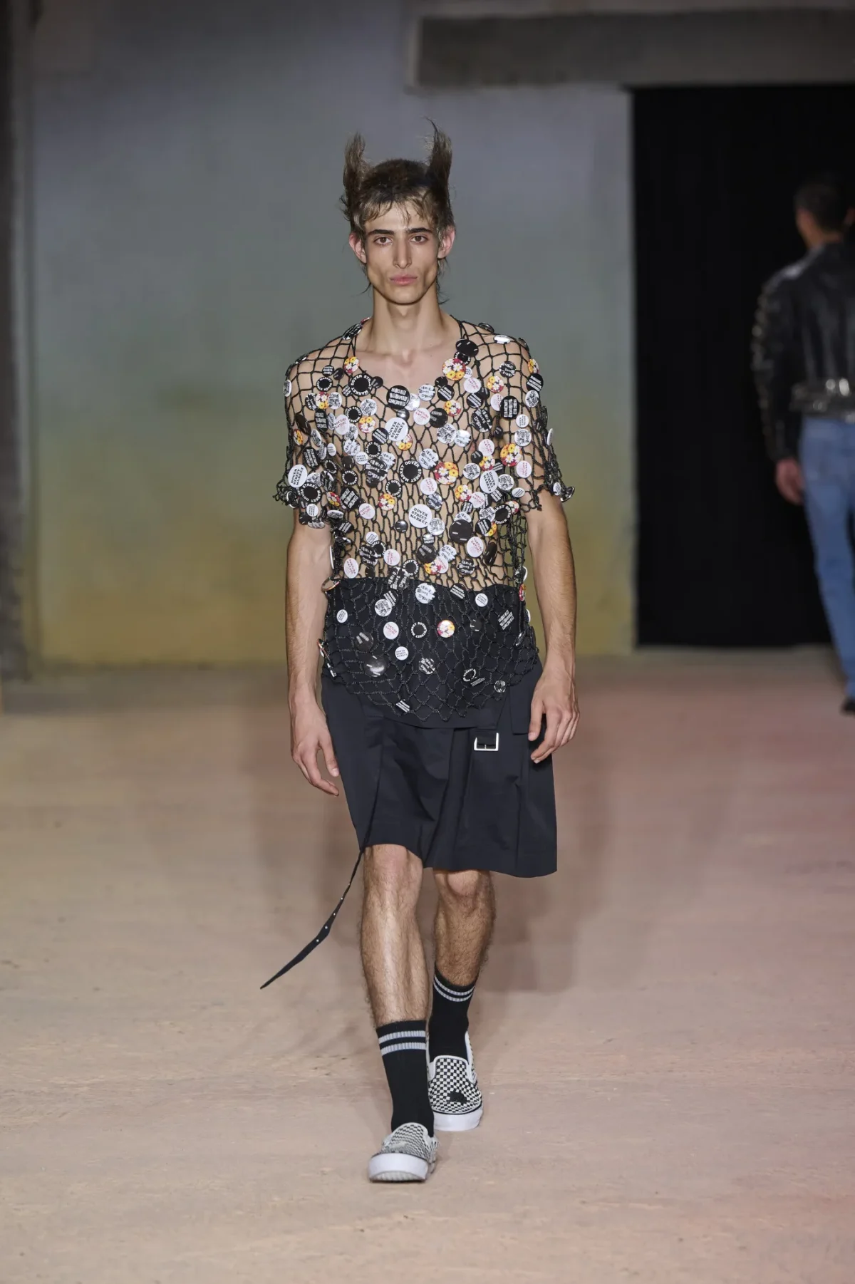 DSM Kei Ninomiya réinvente le punk en manifeste couture pour le printemps 2027