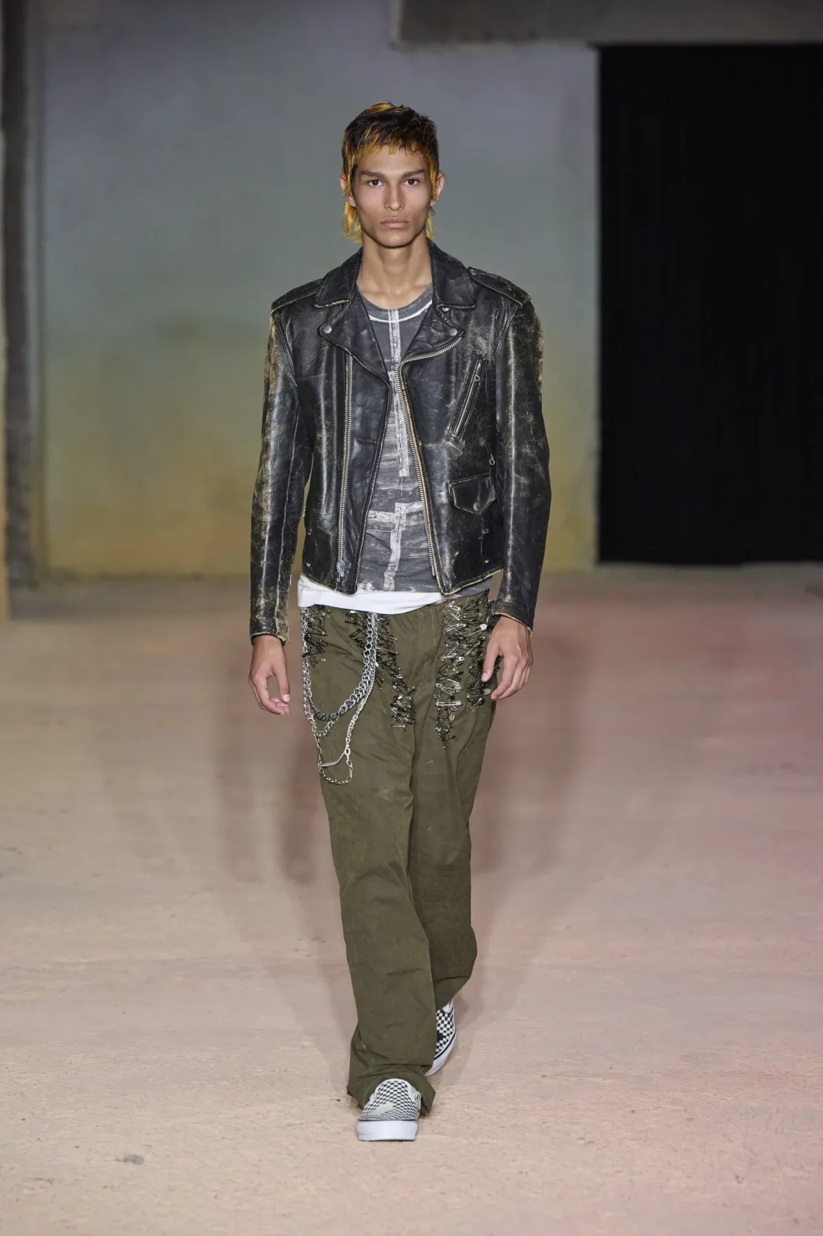 DSM Kei Ninomiya réinvente le punk en manifeste couture pour le printemps 2027