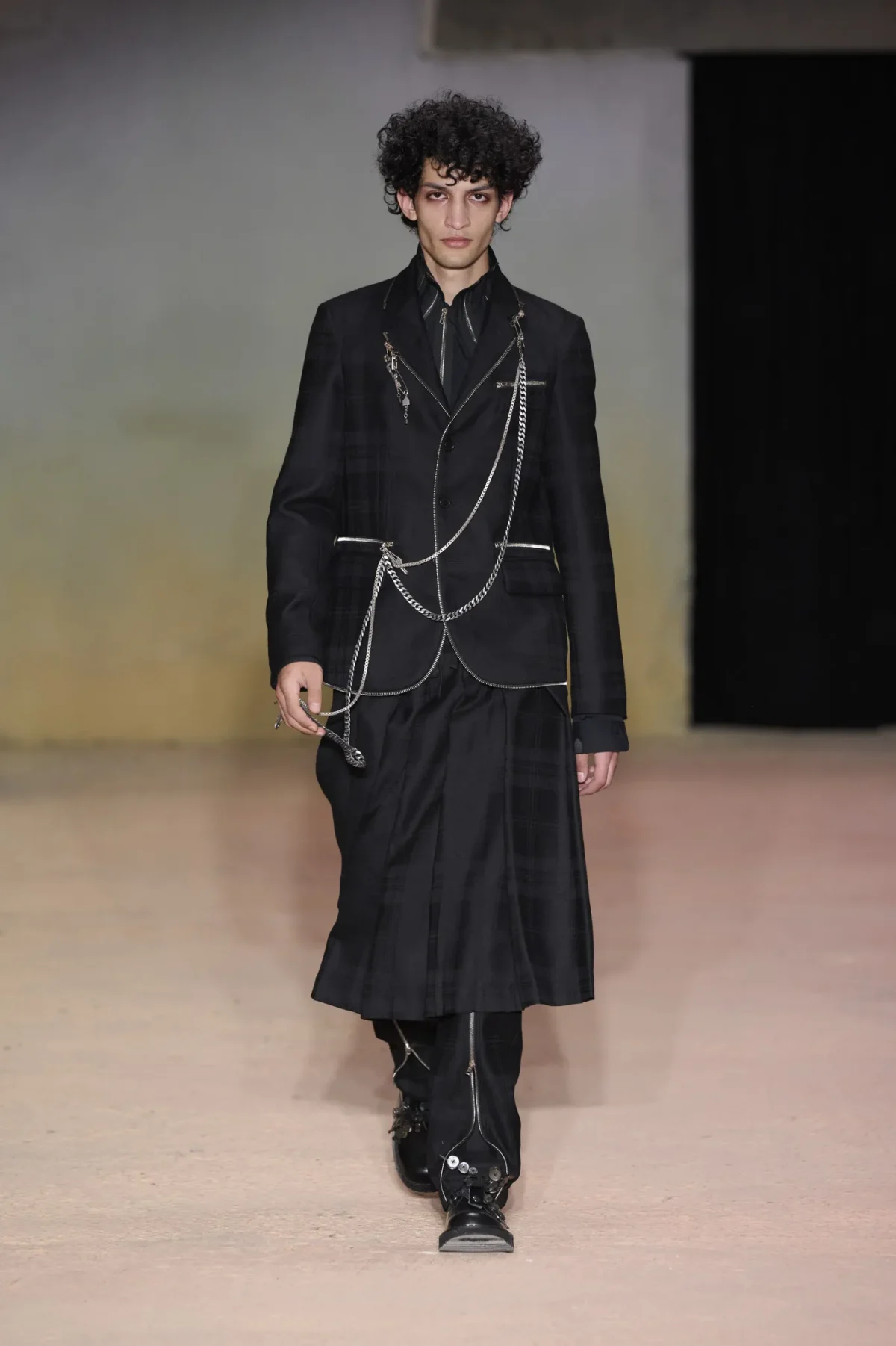 DSM Kei Ninomiya réinvente le punk en manifeste couture pour le printemps 2027