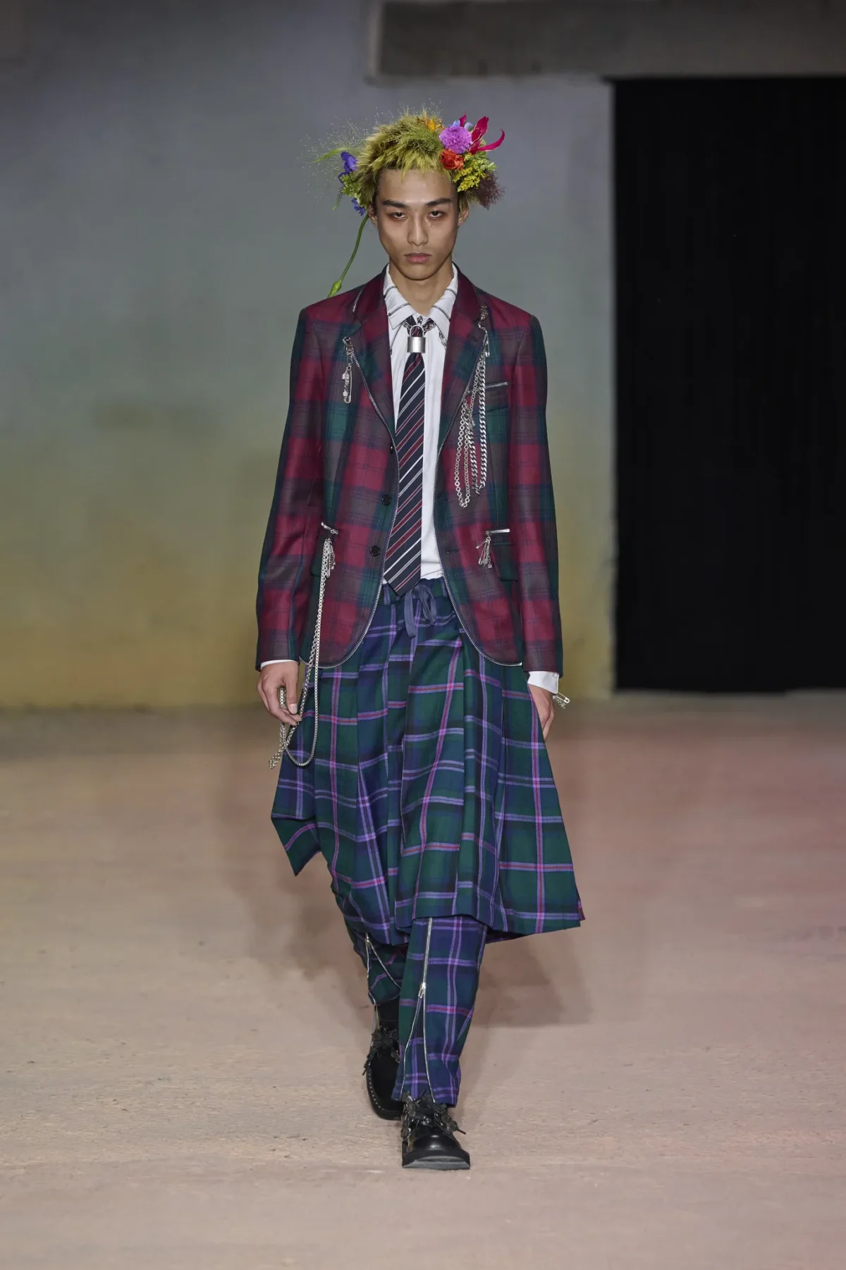 DSM Kei Ninomiya réinvente le punk en manifeste couture pour le printemps 2027
