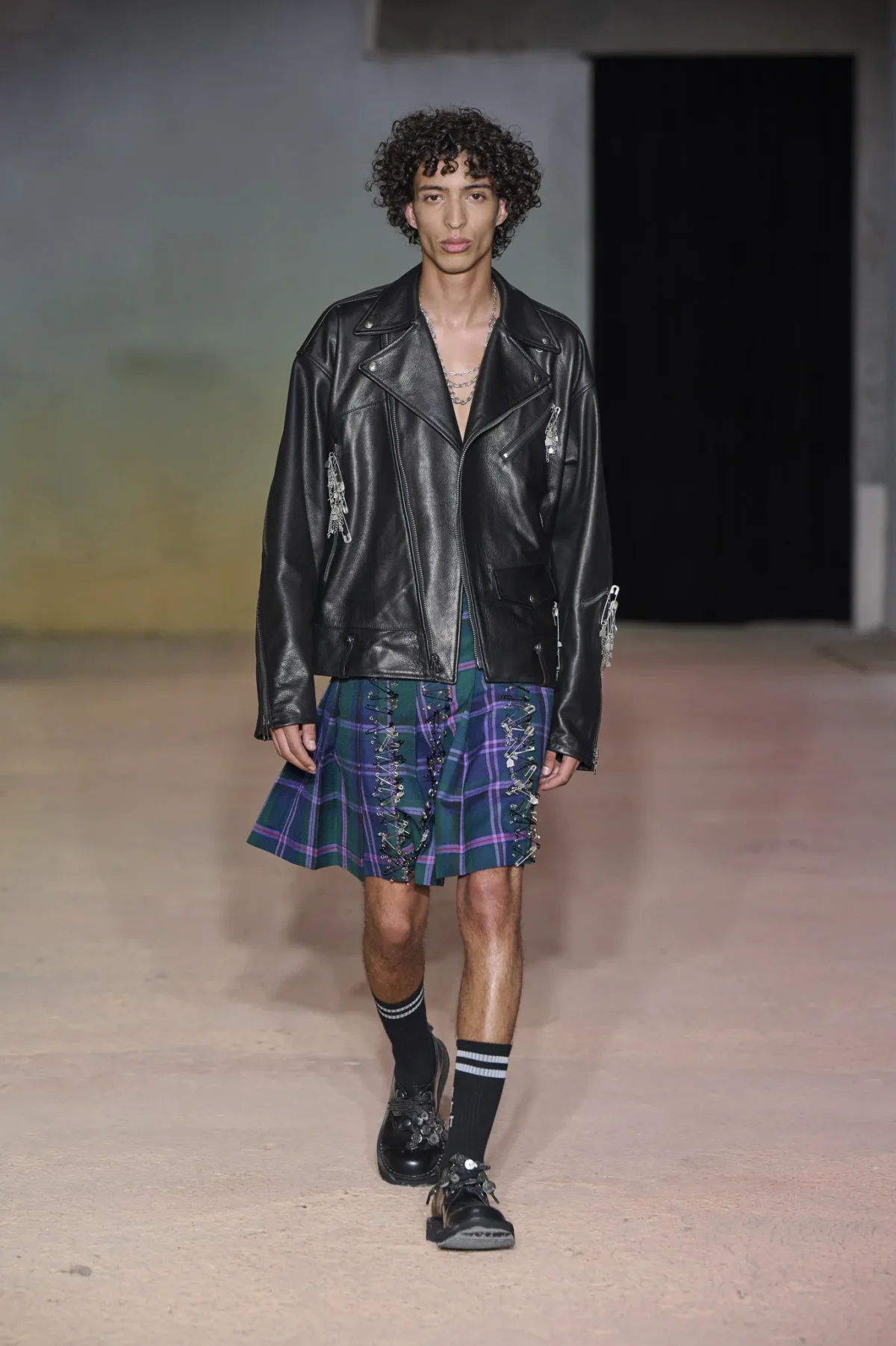 DSM Kei Ninomiya réinvente le punk en manifeste couture pour le printemps 2027
