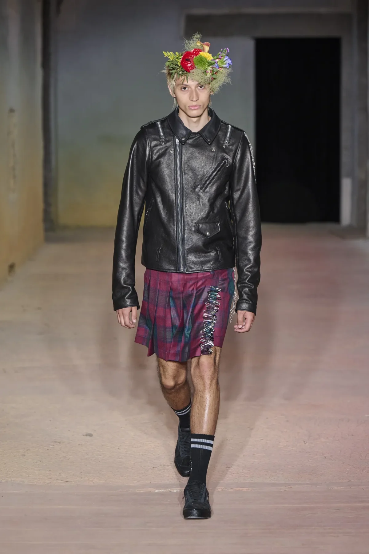 DSM Kei Ninomiya réinvente le punk en manifeste couture pour le printemps 2027