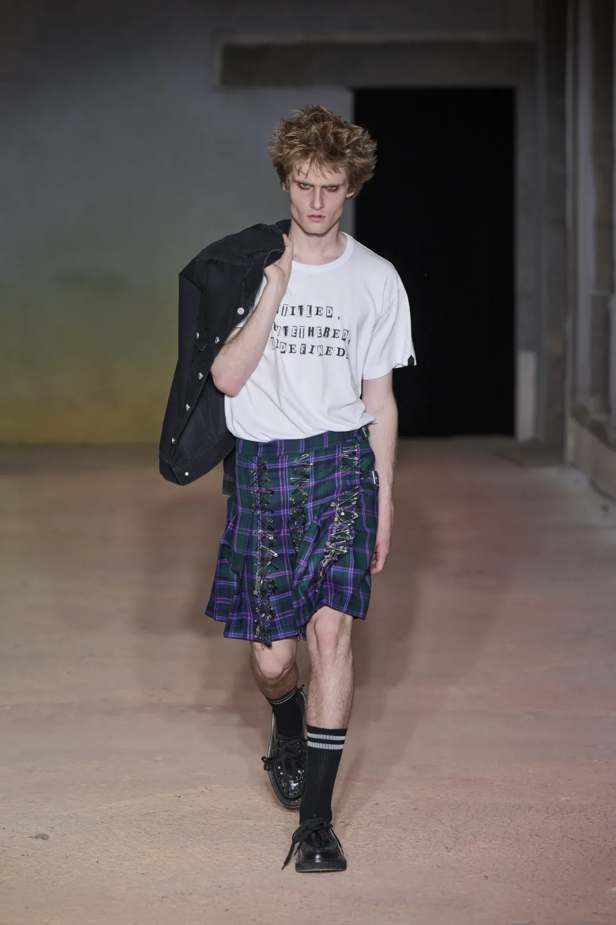 DSM Kei Ninomiya réinvente le punk en manifeste couture pour le printemps 2027