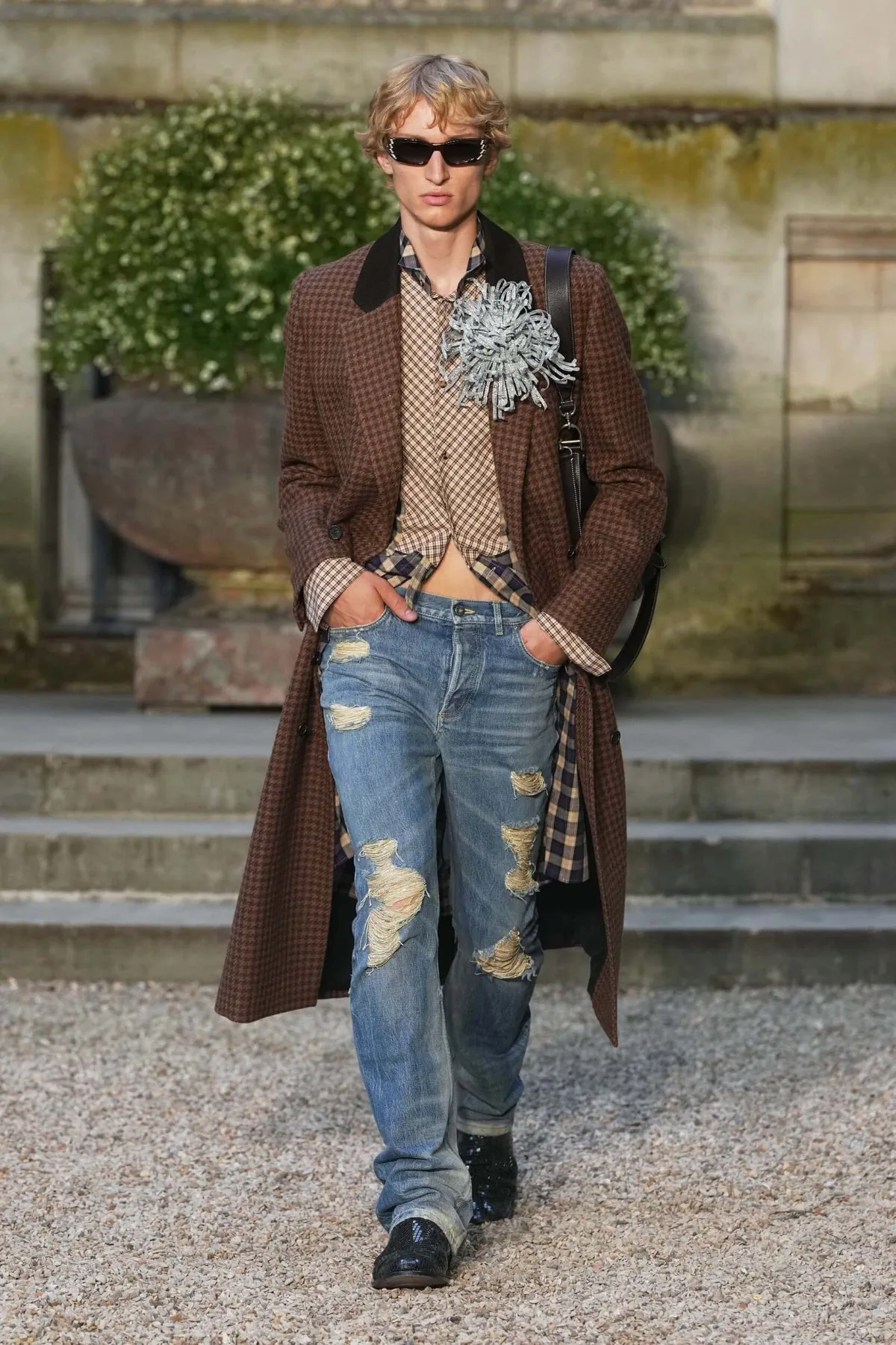 Dior Men printemps 2027, Jonathan Anderson redessine la masculinité avec une élégance libre