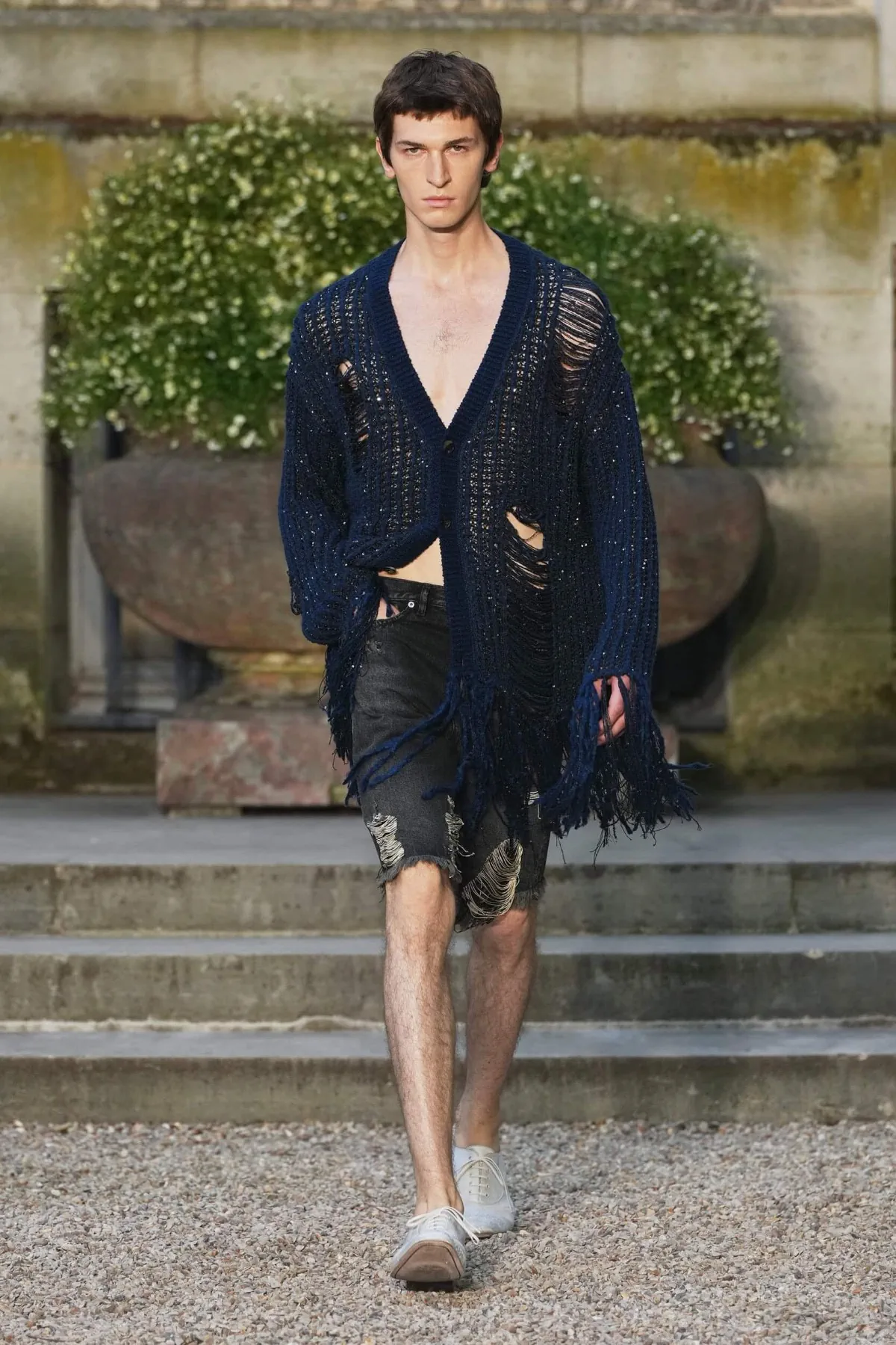 Dior Men printemps 2027, Jonathan Anderson redessine la masculinité avec une élégance libre