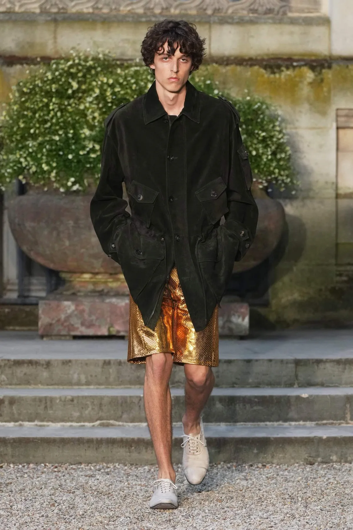 Dior Men printemps 2027, Jonathan Anderson redessine la masculinité avec une élégance libre