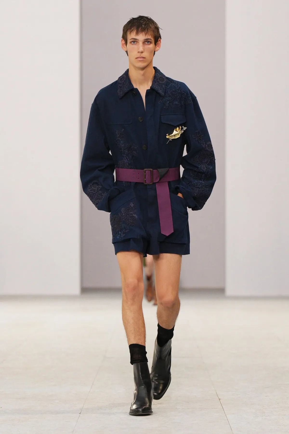 Dries Van Noten au printemps 2027, Julian Klausner signe la grâce en mouvement