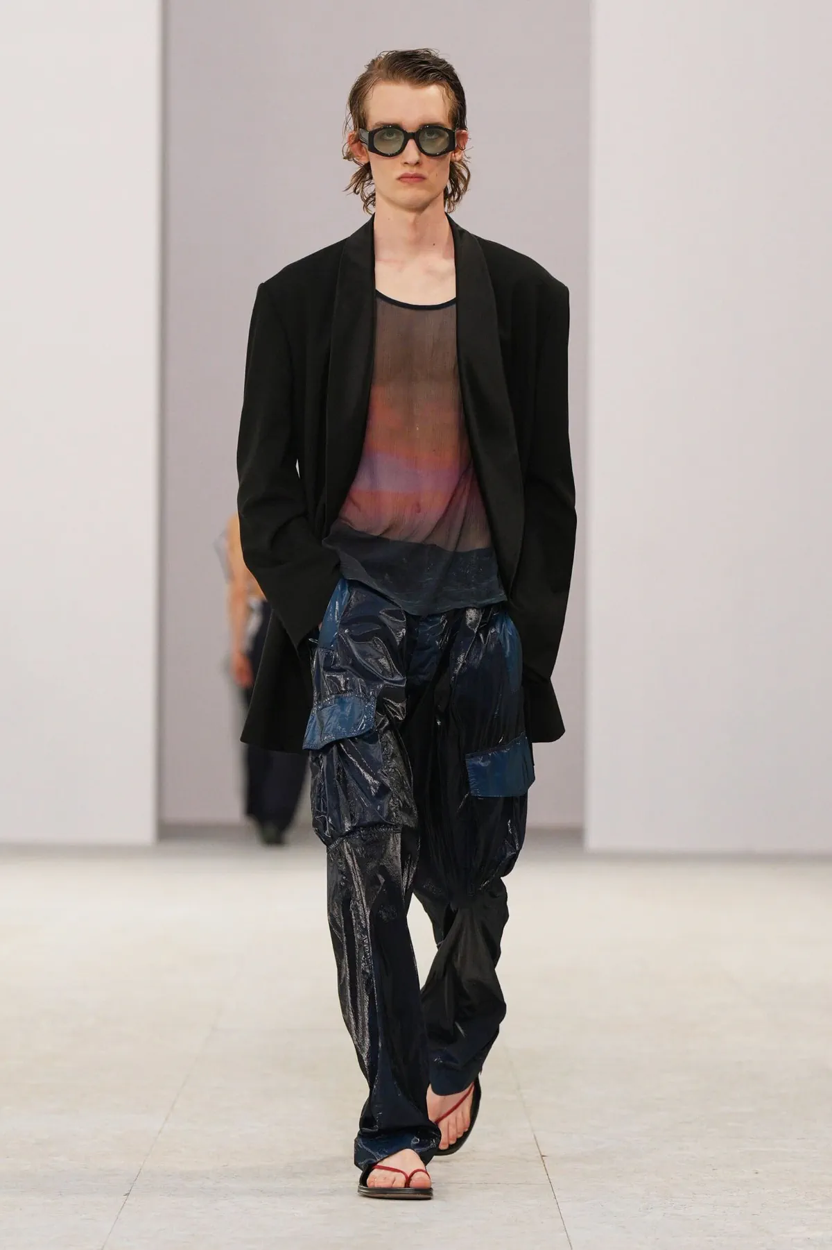 Dries Van Noten au printemps 2027, Julian Klausner signe la grâce en mouvement