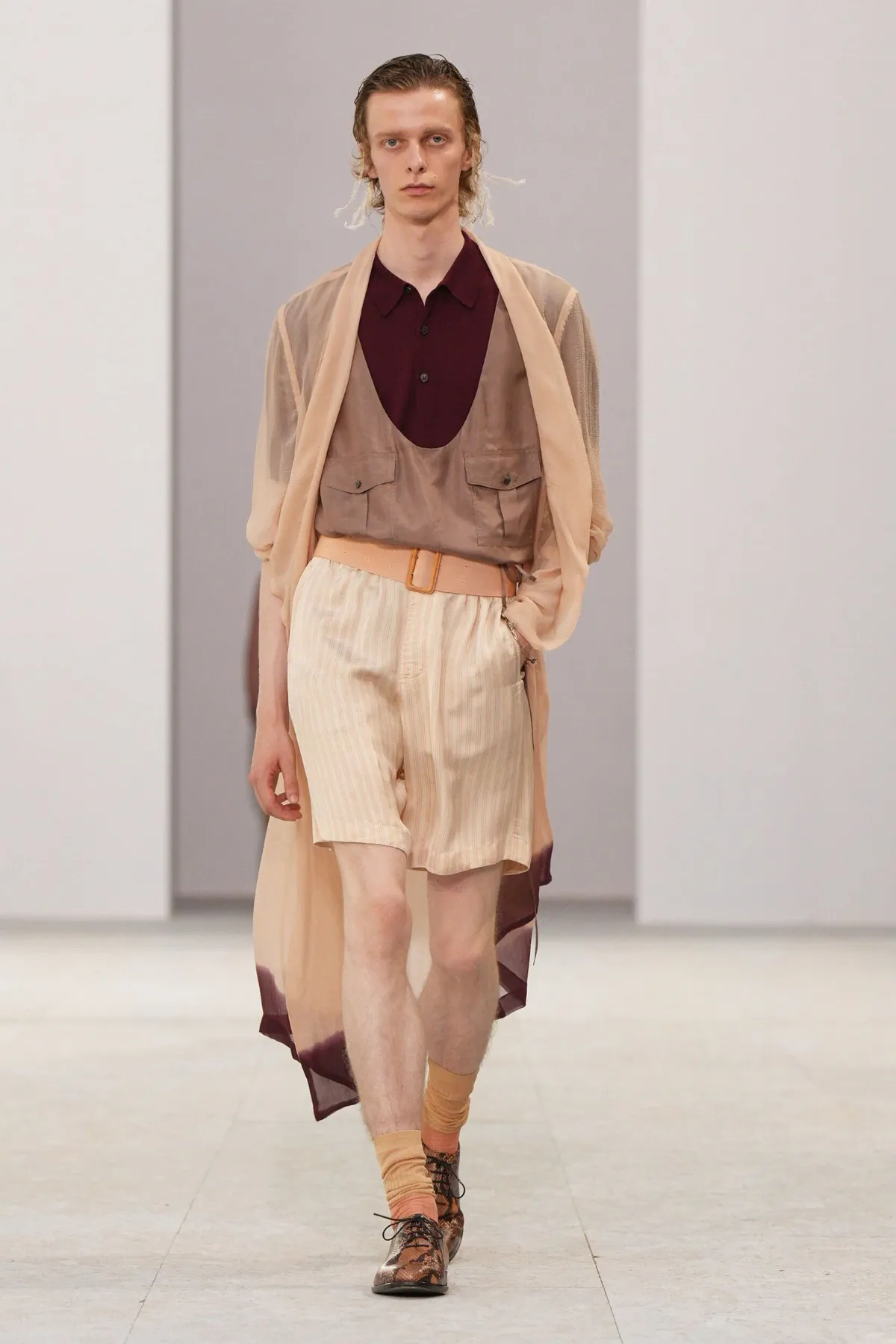Dries Van Noten au printemps 2027, Julian Klausner signe la grâce en mouvement