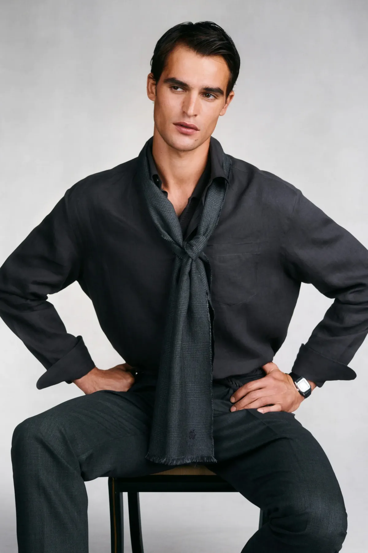 Chez dunhill, le blazer bleu devient le manifeste du printemps 2027