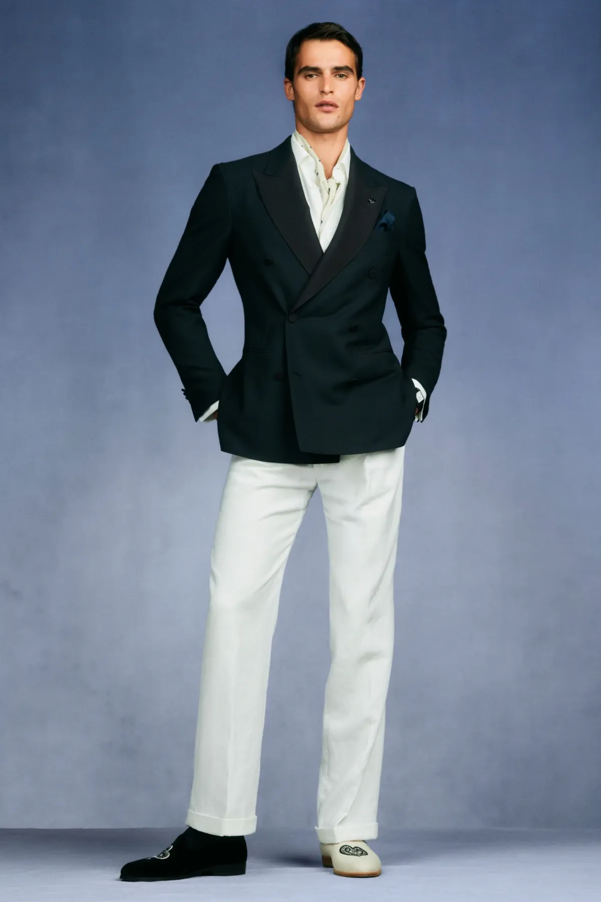 Chez dunhill, le blazer bleu devient le manifeste du printemps 2027