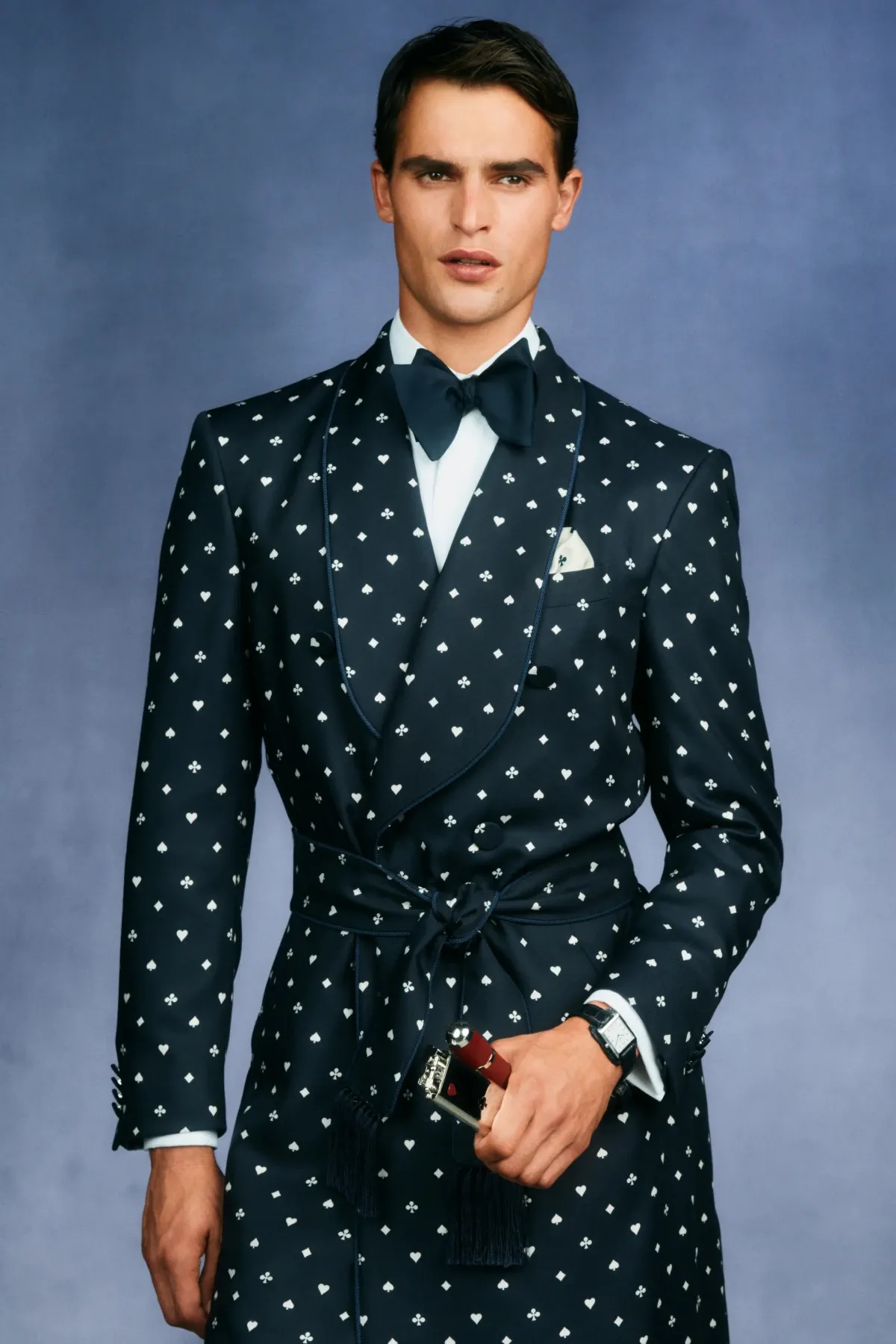 Chez dunhill, le blazer bleu devient le manifeste du printemps 2027