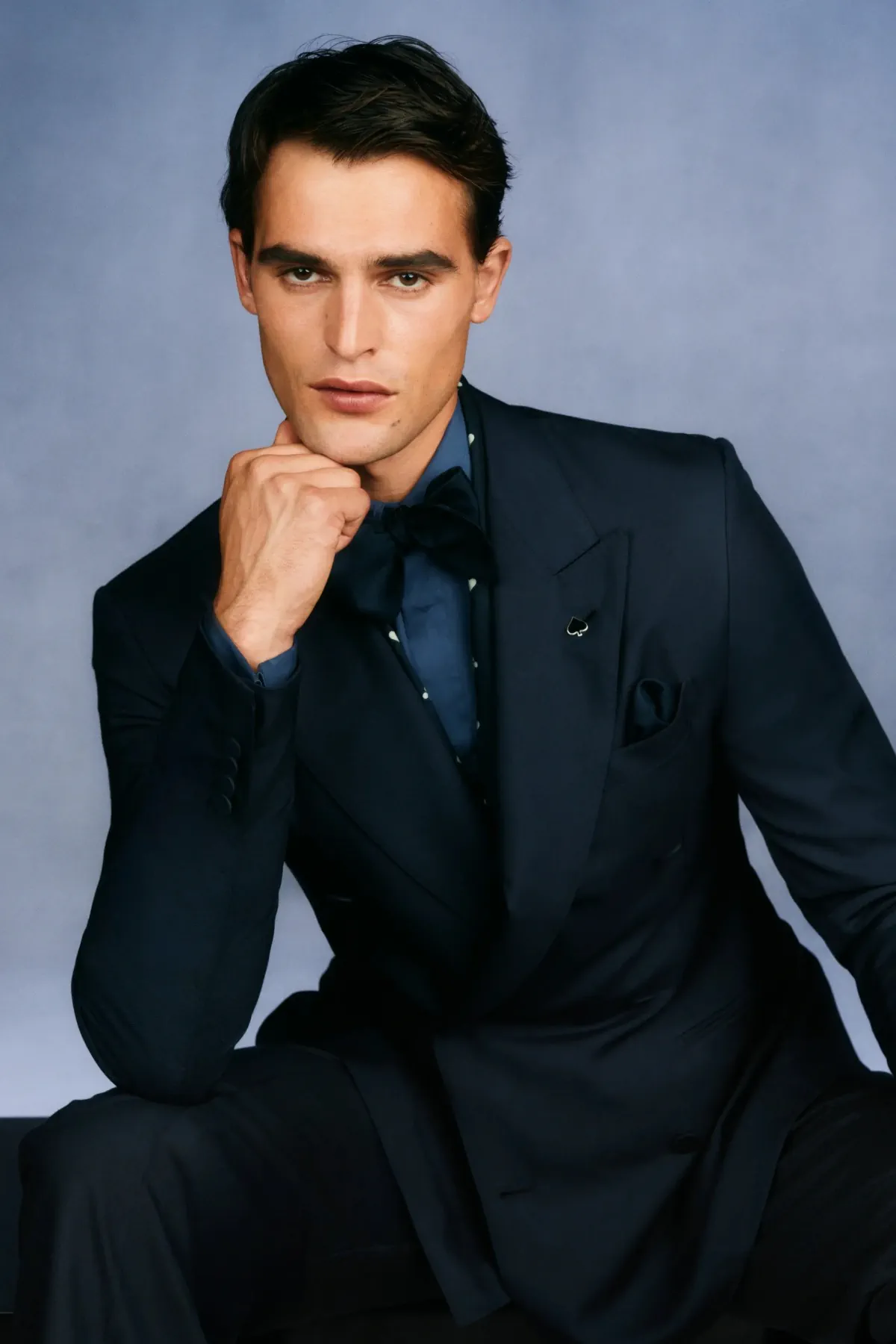 Chez dunhill, le blazer bleu devient le manifeste du printemps 2027