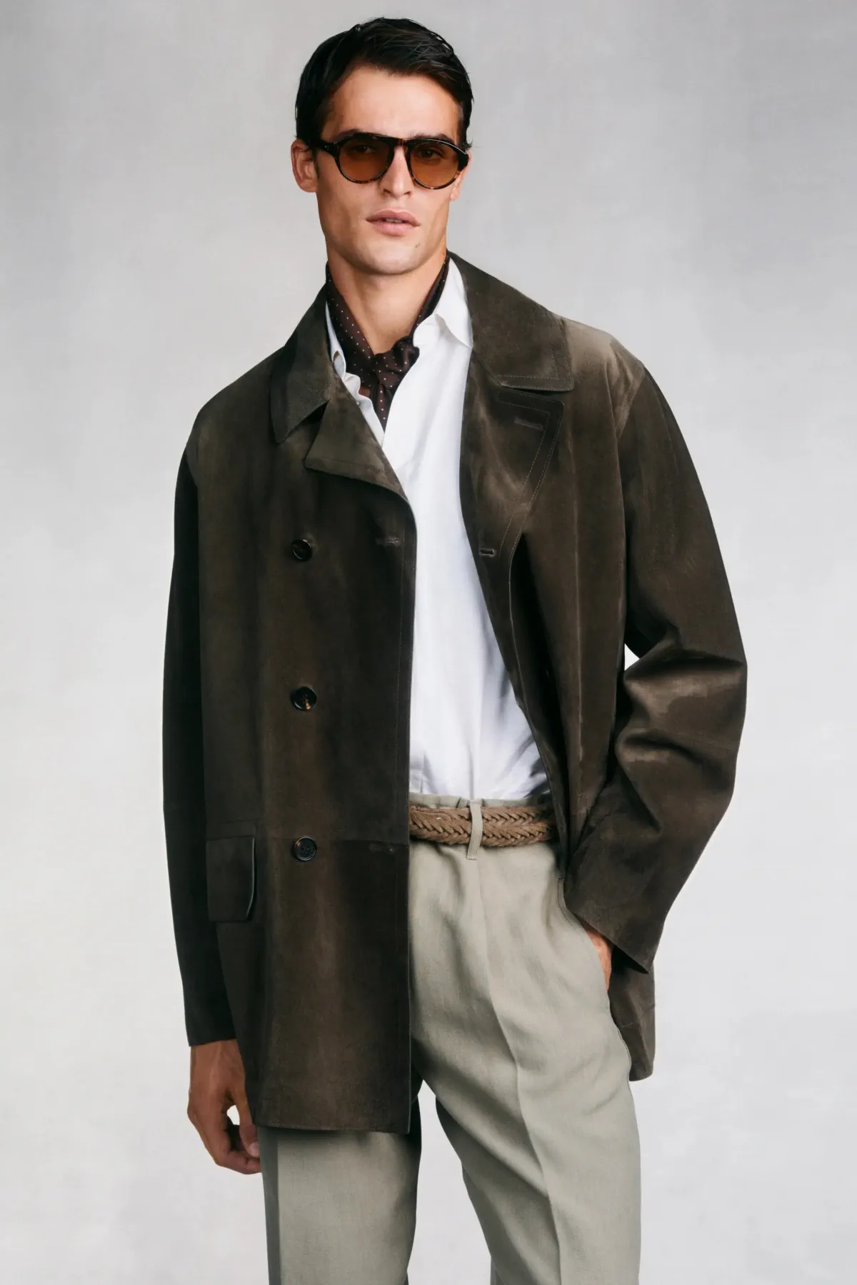 Chez dunhill, le blazer bleu devient le manifeste du printemps 2027