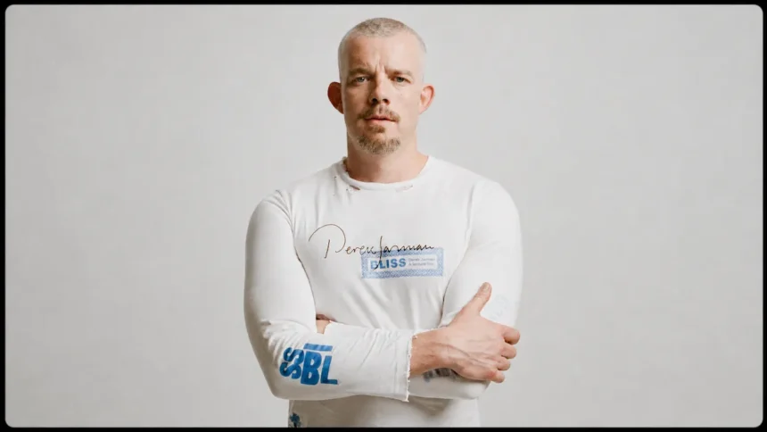 Pour célébrer la Pride 2026, ERDEM lance un t-shirt en édition limitée