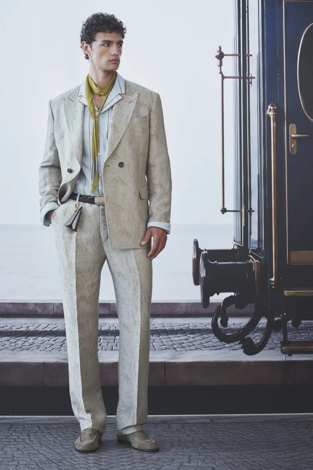 Etro Spring Summer 2027 Milan Fashion Week 2 Etro printemps 2027 - Une garde-robe de voyageur suspendue entre deux destinations