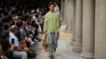 Le Mercato Méditerranéen de Giorgio Armani - Leo Dell'Orco signe un printemps 2027 qui respire