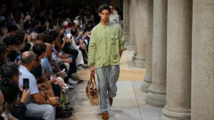 Le Mercato Méditerranéen de Giorgio Armani - Leo Dell'Orco signe un printemps 2027 qui respire