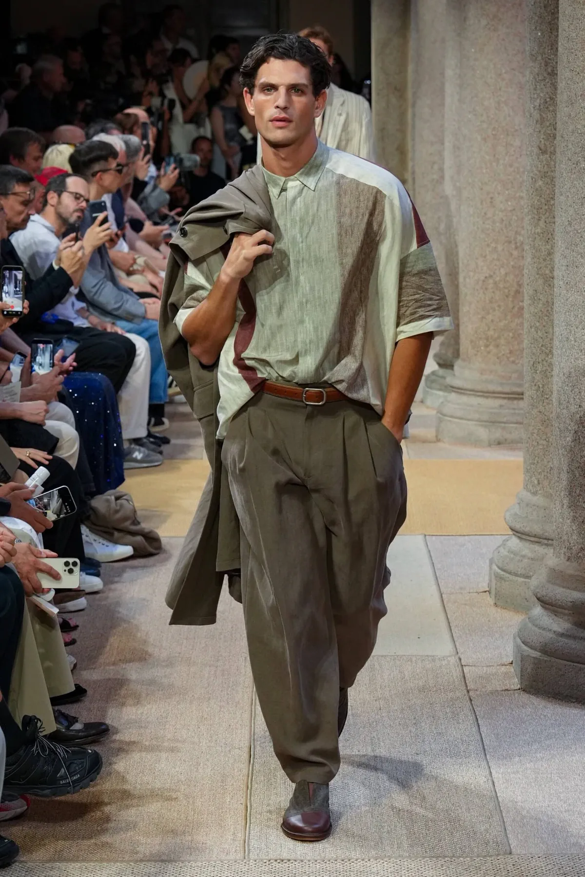 Le Mercato Méditerranéen de Giorgio Armani - Leo Dell'Orco signe un printemps 2027 qui respire