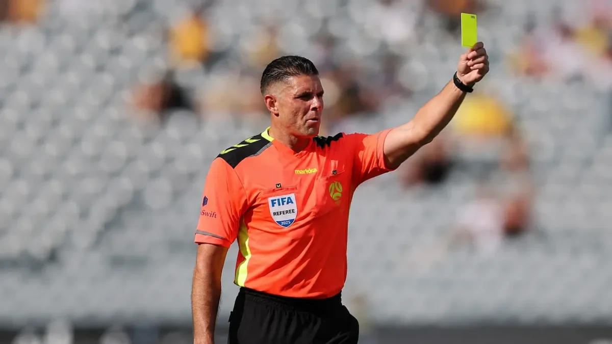 Larbitre Shaun Evans accuse davoir fait un geste supremaciste blanc L’arbitre australien Shaun Evans accusé de geste suprémaciste blanc pendant le match Allemagne-Curaçao