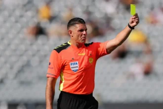 L’arbitre australien Shaun Evans accusé de geste suprémaciste blanc pendant le match Allemagne-Curaçao