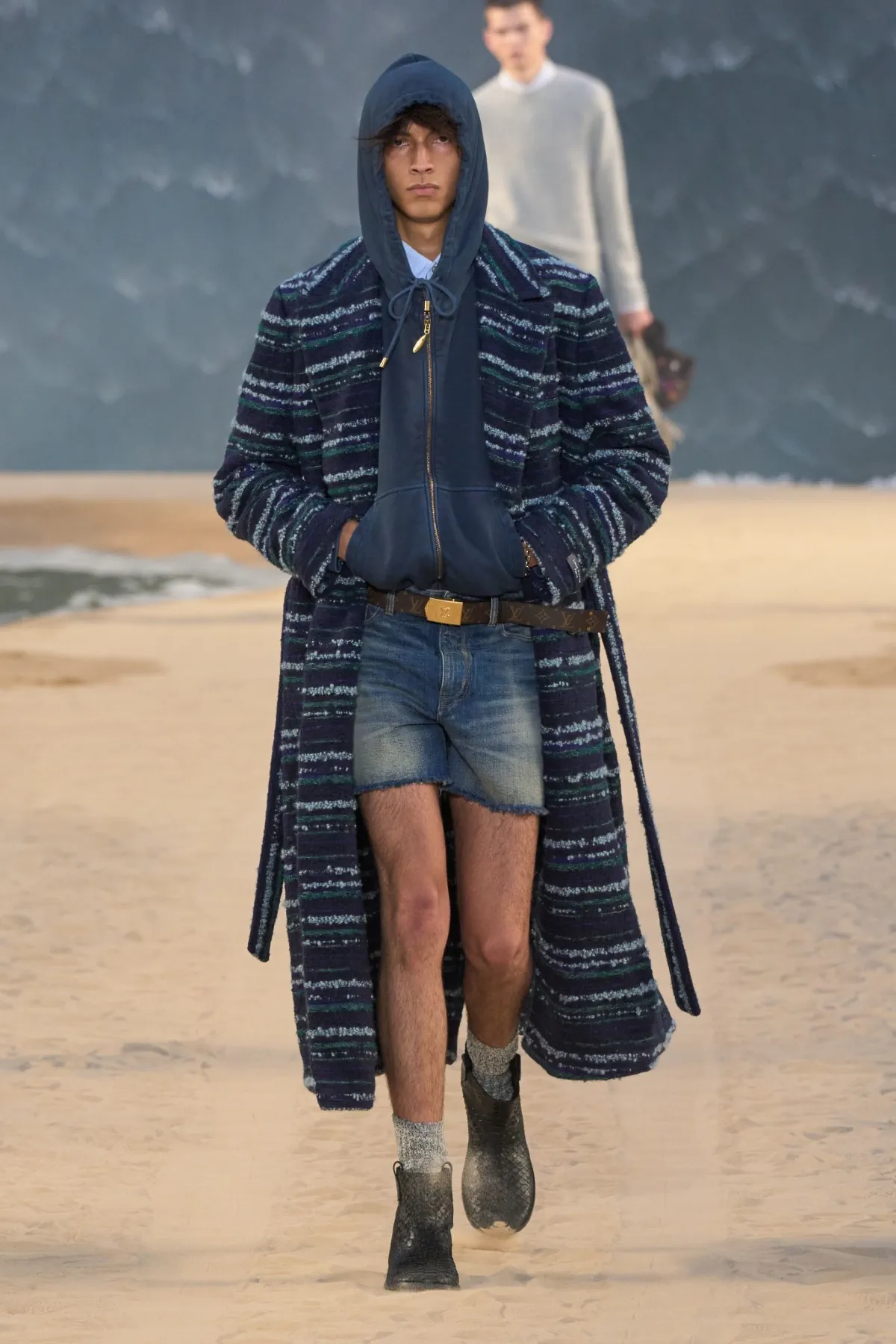 Louis Vuitton réinvente le dandysme avec une collection printemps 2027 portée par la puissance de l'océan