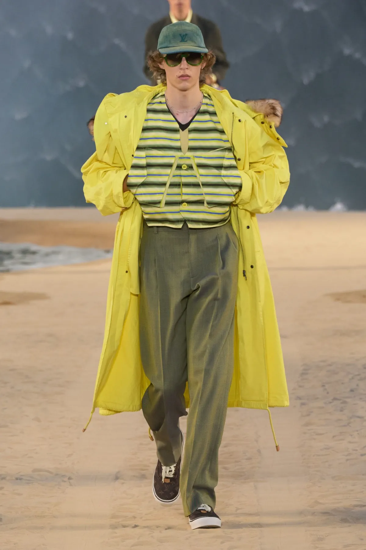 Louis Vuitton réinvente le dandysme avec une collection printemps 2027 portée par la puissance de l'océan
