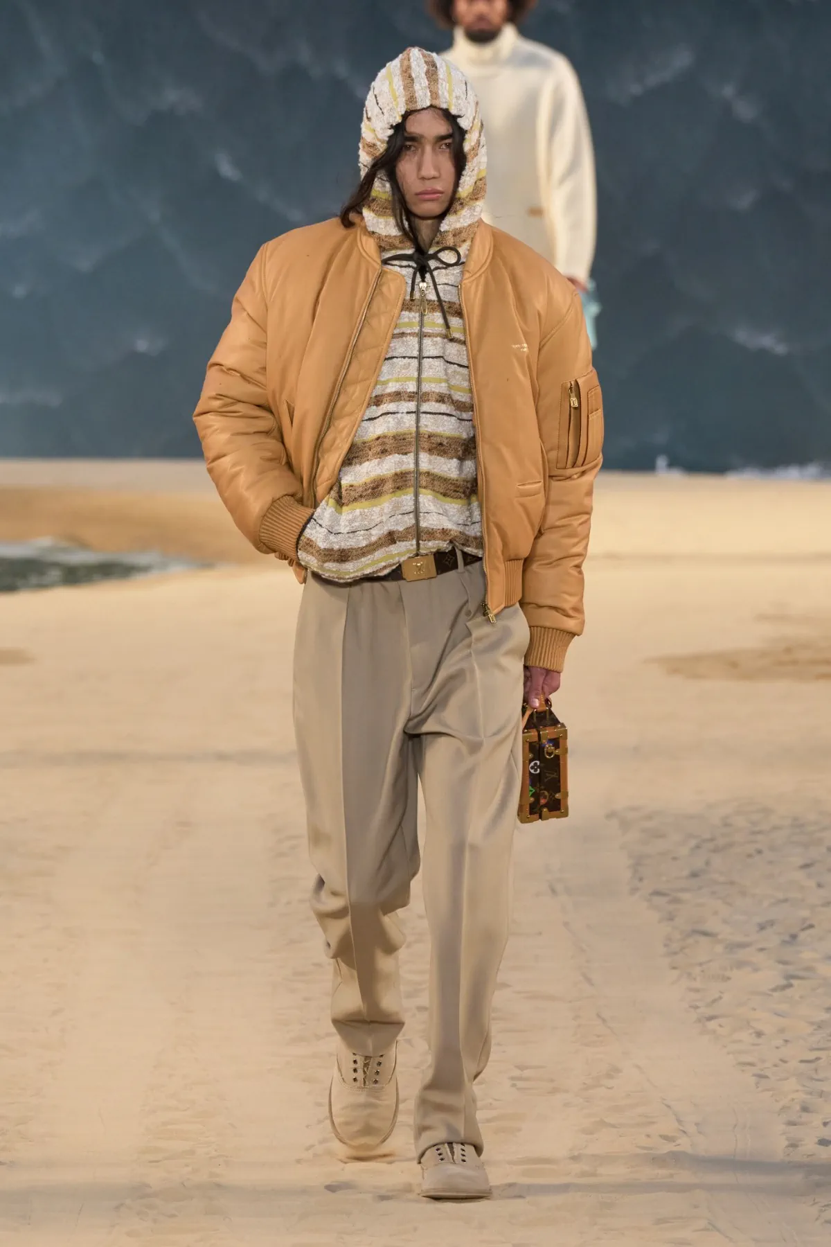Louis Vuitton réinvente le dandysme avec une collection printemps 2027 portée par la puissance de l'océan